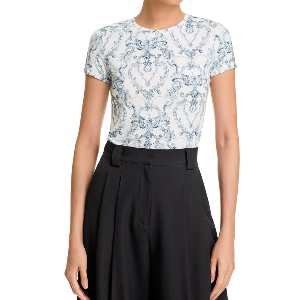 L'AGENCE Ressi Fitted Tee. Vintage White Blue Scroll